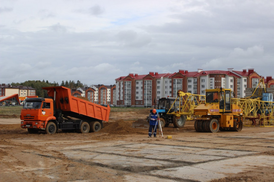 Подготовка площадки под строительство школы началась в Островце